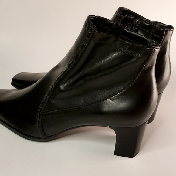 Franco Sarto Black Leather Square Toed Heeled Ankle Boots - Picture 13 of 16